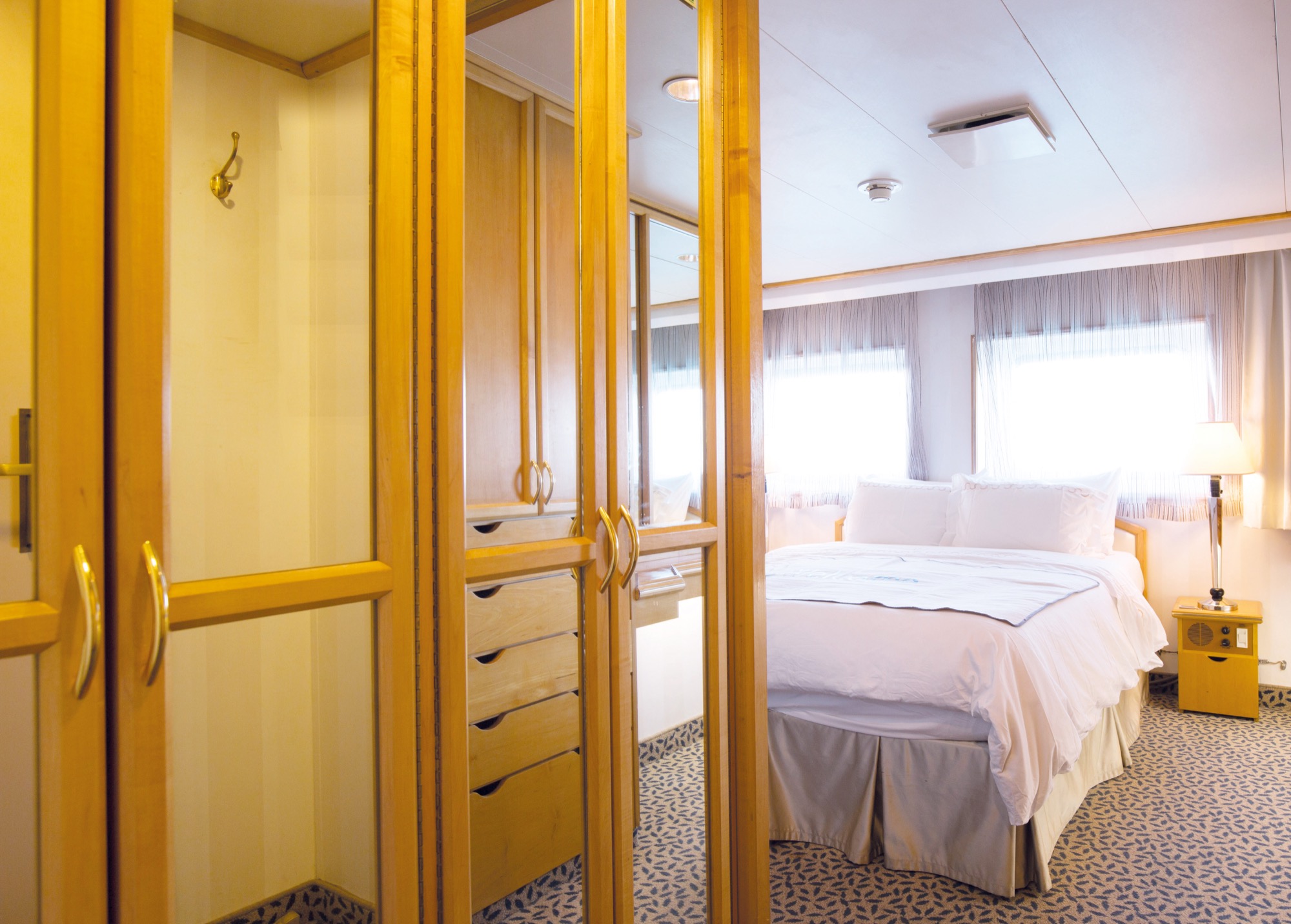 CroisiEurope La Belle des Oceans Suite 3.jpg